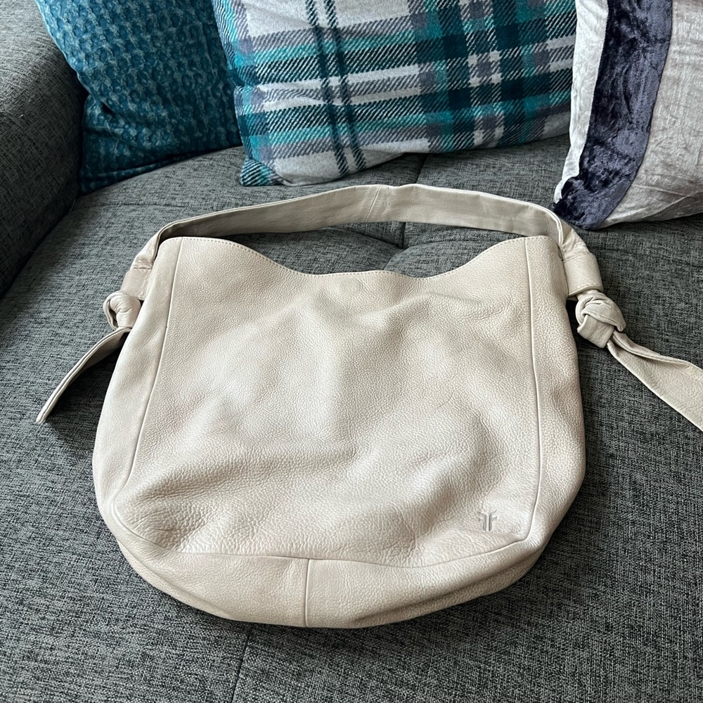 EUC Frye Nora Hobo in Cream - Picture 2 of 5